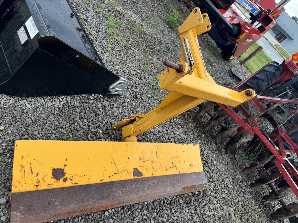 1999 Kubota L2500 Equipment Image0