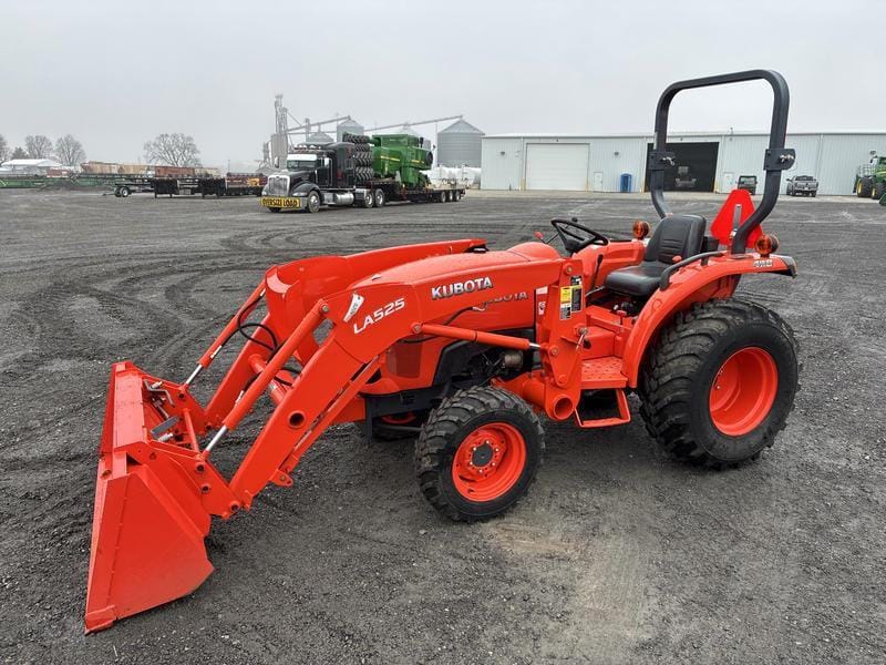 Kubota L2501 Equipment Image0