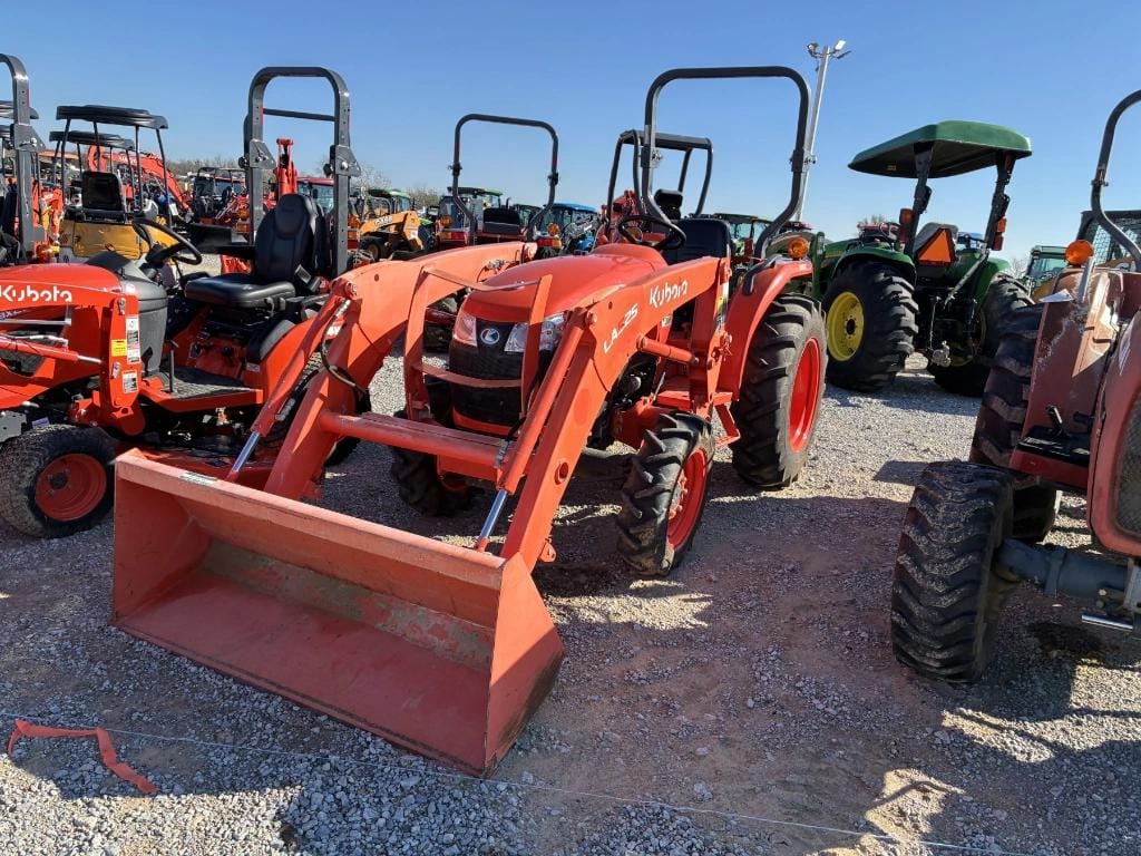 Kubota L2501 Equipment Image0