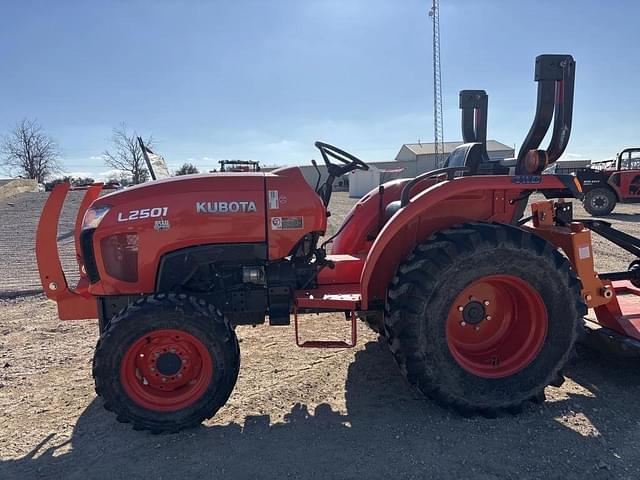 Image of Kubota L2501 equipment image 4