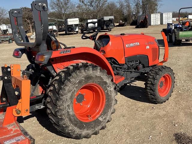 Image of Kubota L2501 equipment image 2