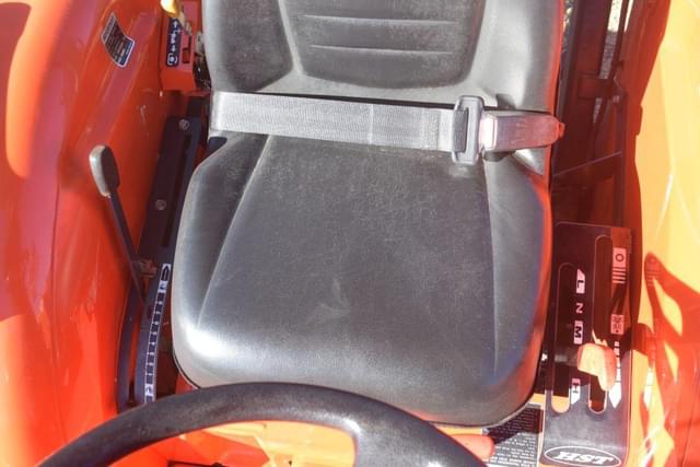 Image of Kubota L2501 equipment image 4