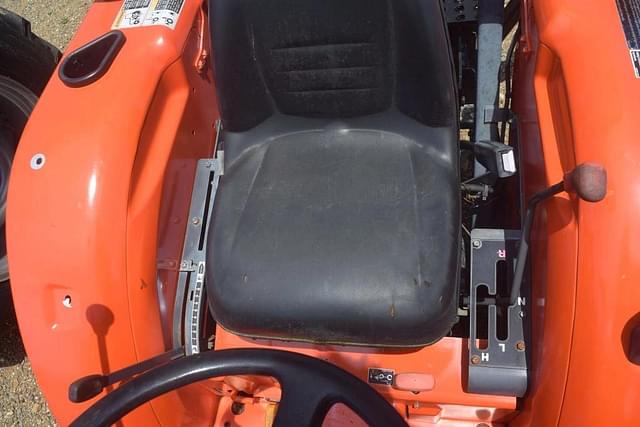 Image of Kubota L2501 equipment image 4