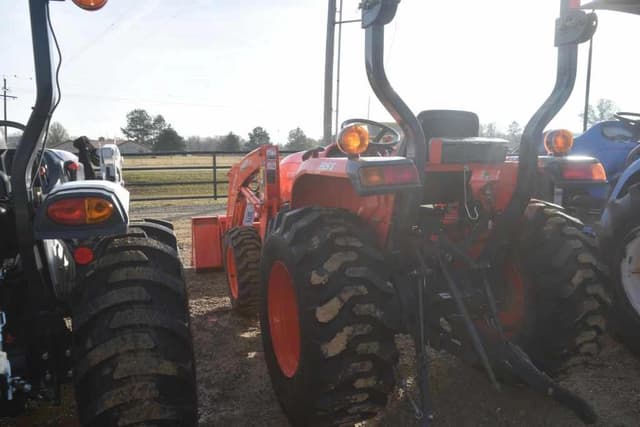 Image of Kubota L2501 equipment image 2