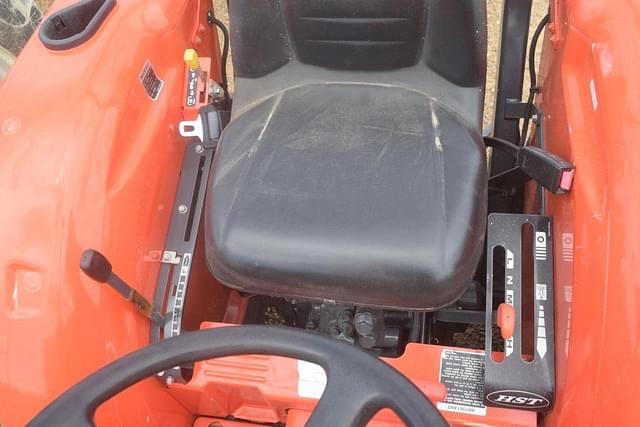 Image of Kubota L2501 equipment image 4
