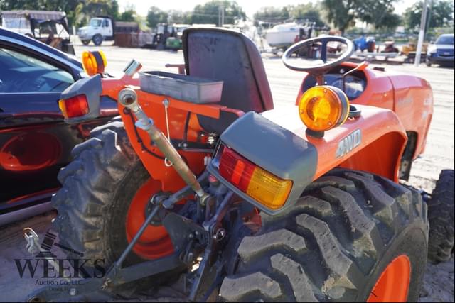 Image of Kubota L2501 equipment image 3