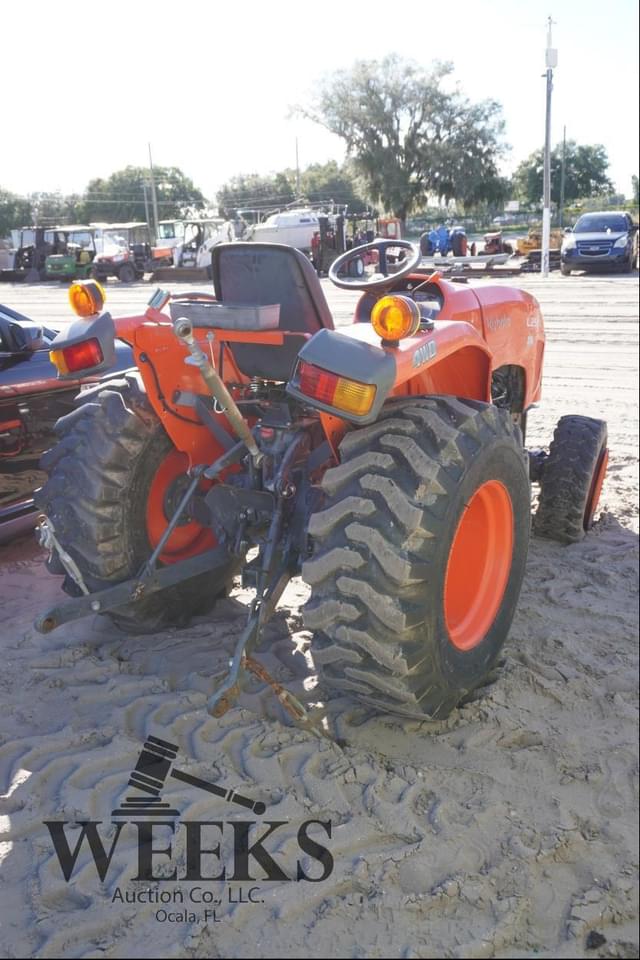 Image of Kubota L2501 equipment image 2