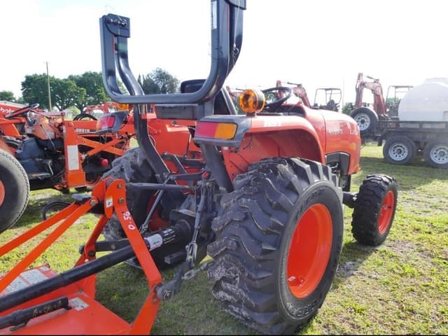 Image of Kubota L2501 equipment image 2