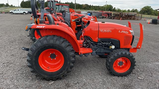 Image of Kubota L2501 equipment image 3