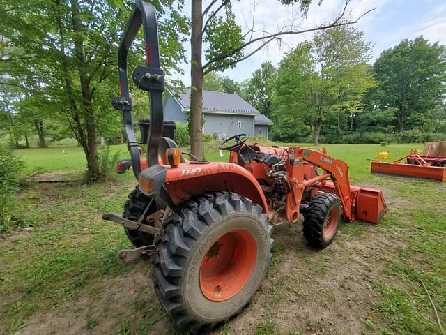 Image of Kubota L2501 equipment image 4