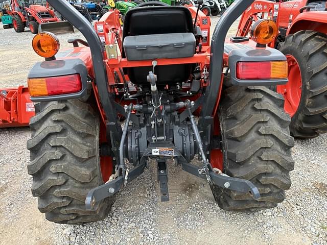 Image of Kubota L2501 equipment image 4