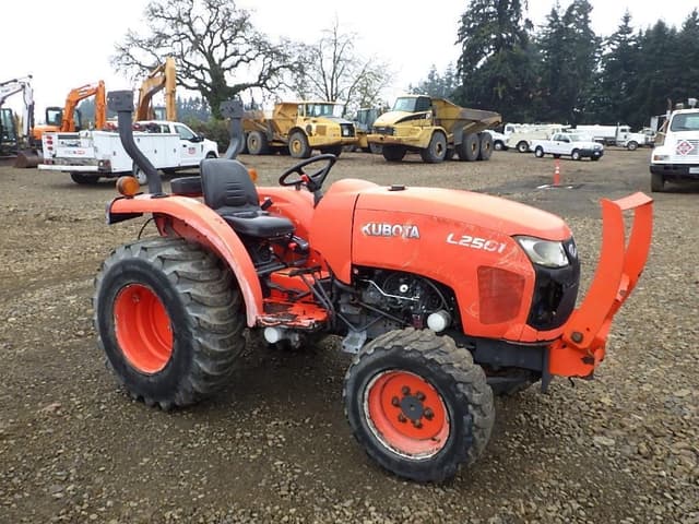 Image of Kubota L2501 equipment image 1