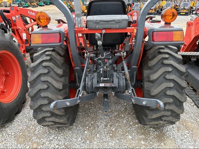 Image of Kubota L2501D equipment image 4