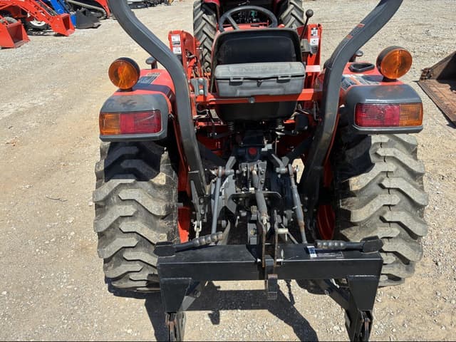 Image of Kubota L2501D equipment image 4