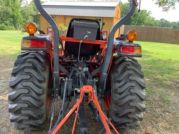 Image of Kubota L2501D equipment image 4
