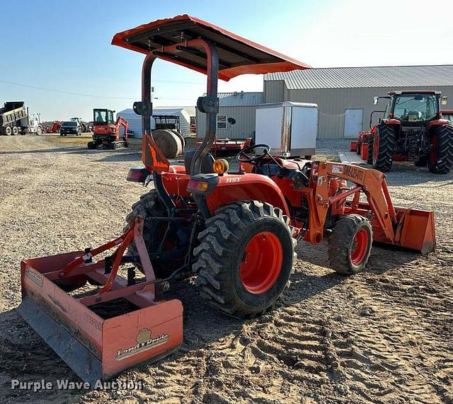 Image of Kubota L2501D equipment image 4