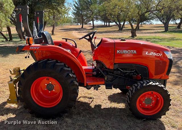 Image of Kubota L2501D equipment image 3