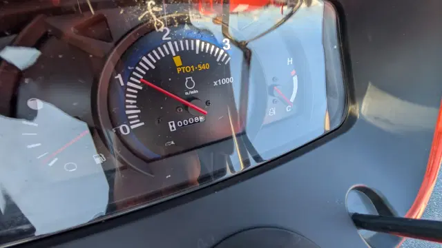 Image of Kubota L2501DT equipment image 3