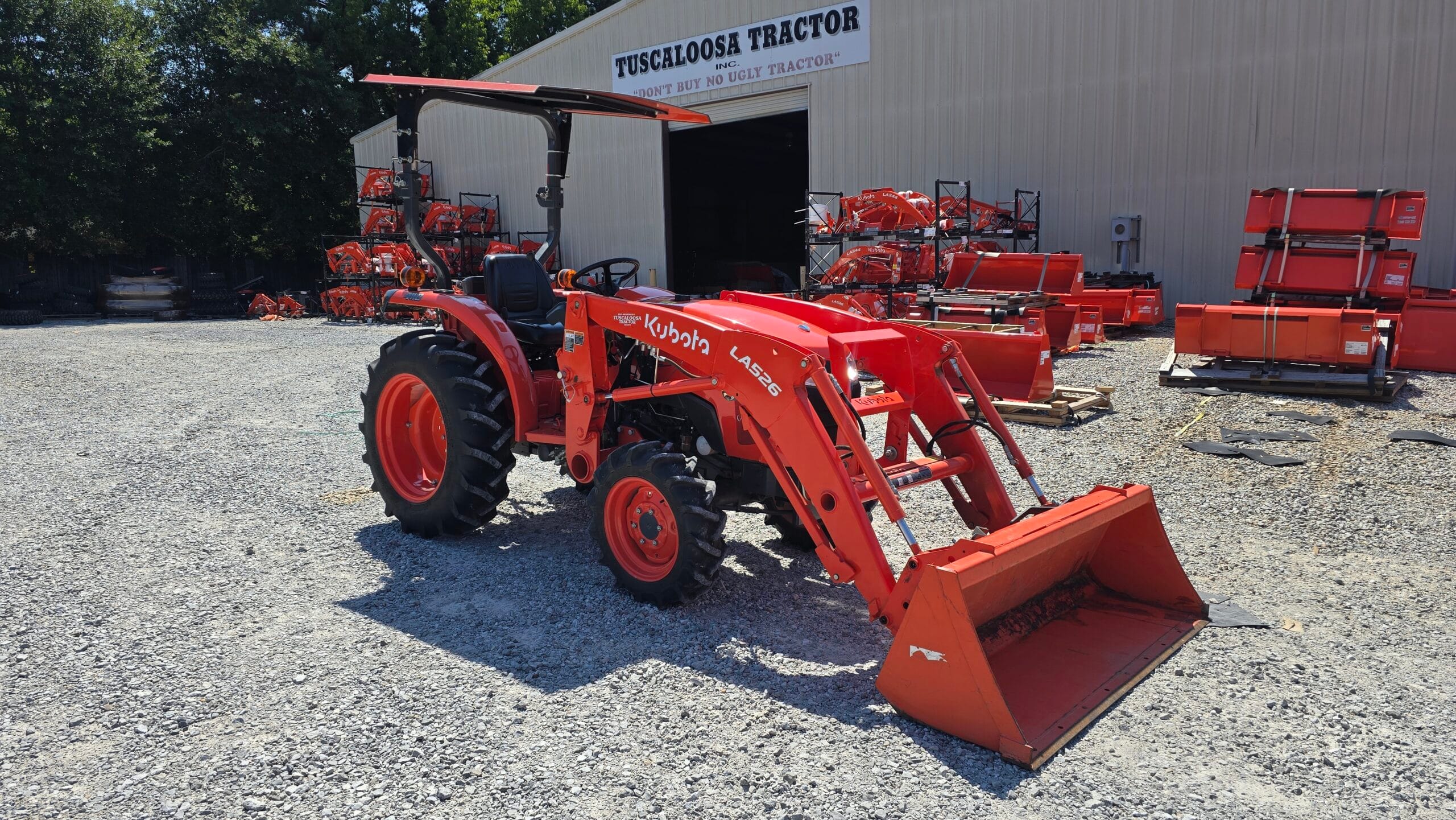 2022 Kubota L2501DT Equipment Image0
