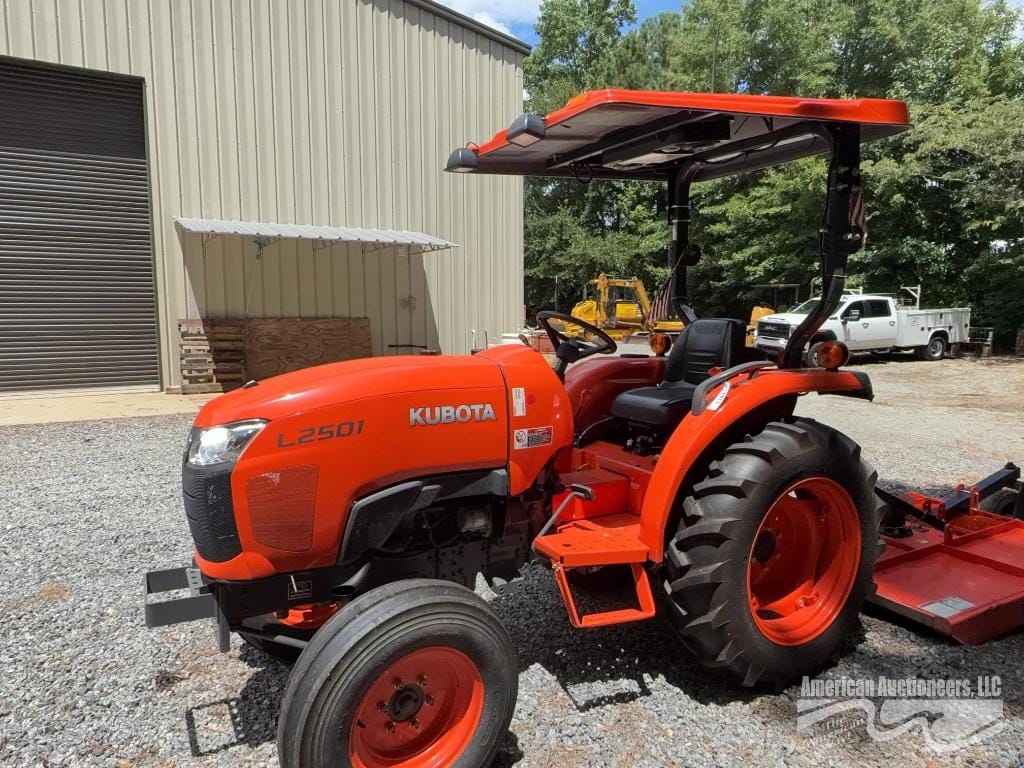 Kubota L2501 Equipment Image0