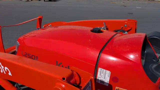 Image of Kubota L2501HST equipment image 3