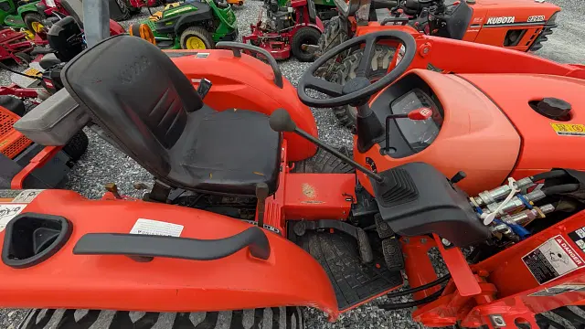 Image of Kubota L2501HST equipment image 3