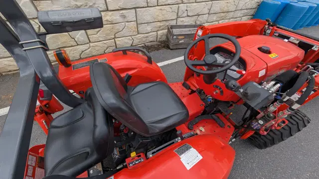 Image of Kubota L2501HST equipment image 4