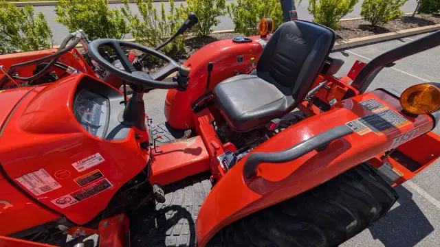 Image of Kubota L2501HST equipment image 2