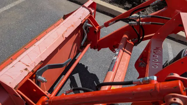 Image of Kubota L2501HST equipment image 4