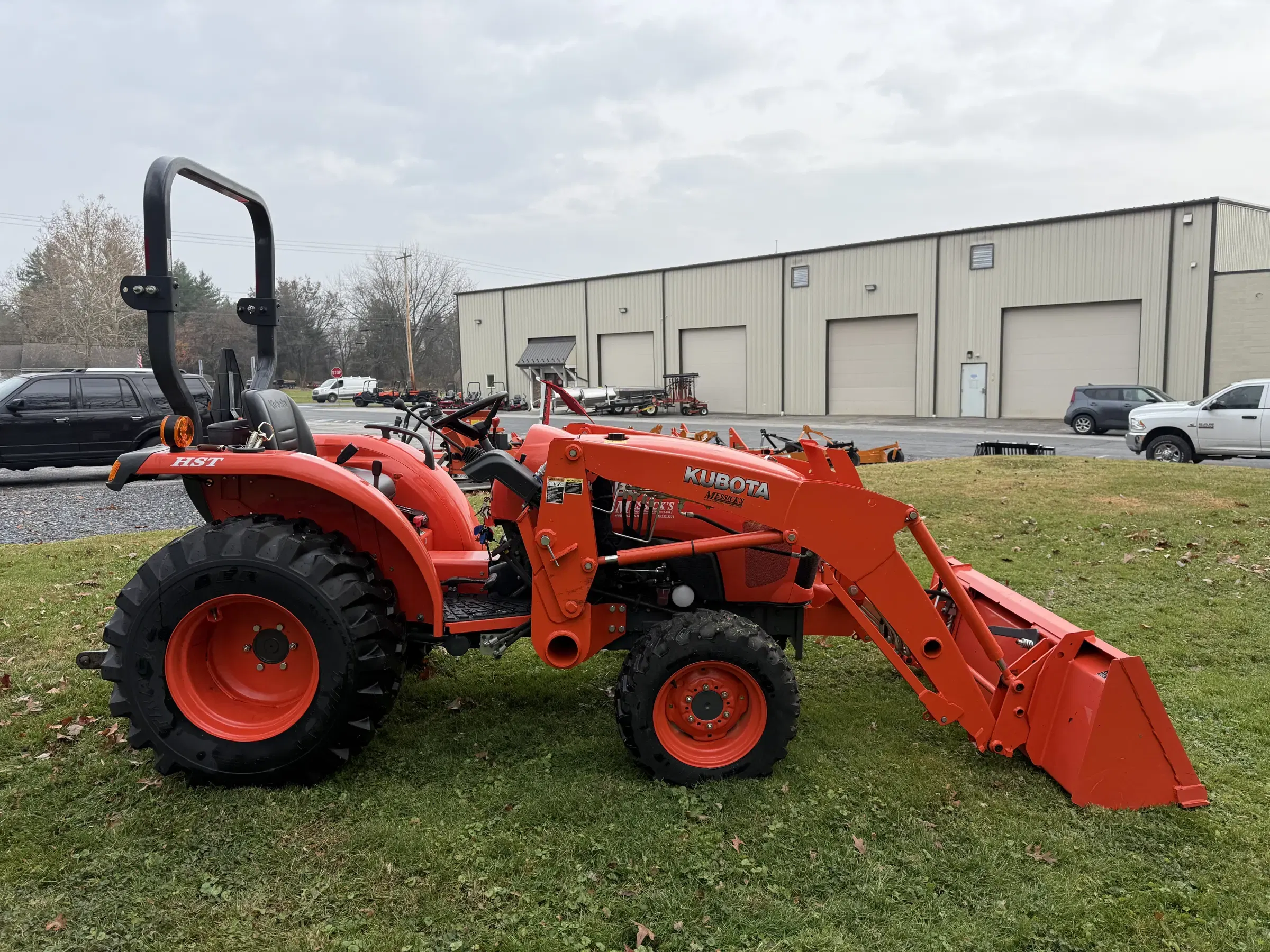 Kubota L2501HST Equipment Image0