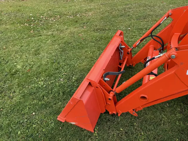 Image of Kubota L2501HST equipment image 4