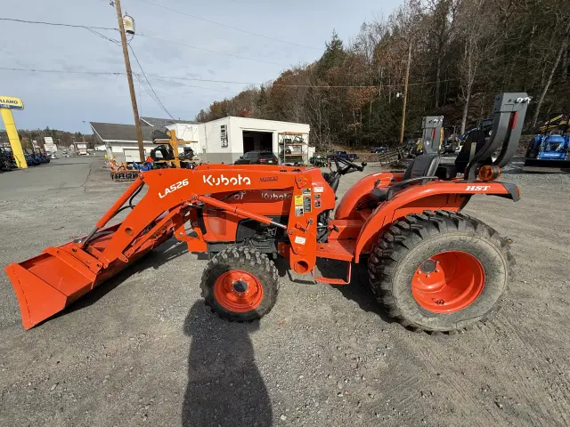 Image of Kubota L2501HST equipment image 1