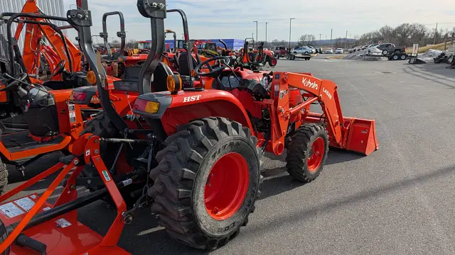 Image of Kubota L2501HST equipment image 3