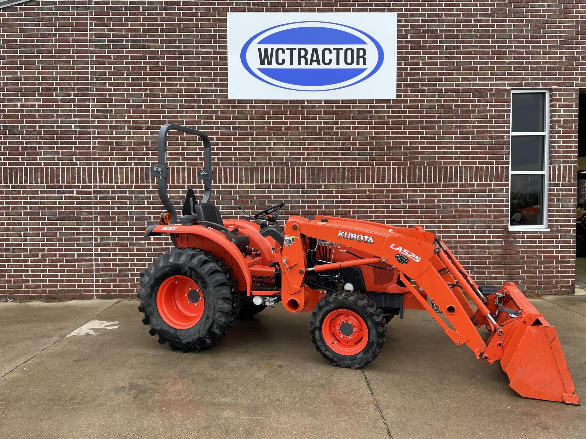2019 Kubota L2501HST Equipment Image0