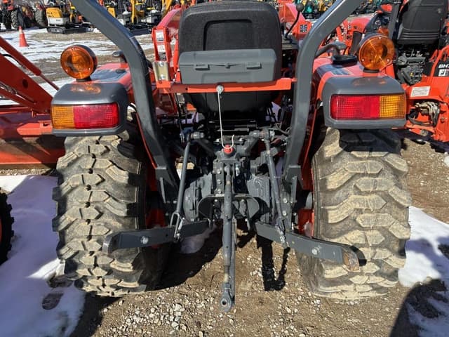 Image of Kubota L2502 equipment image 4