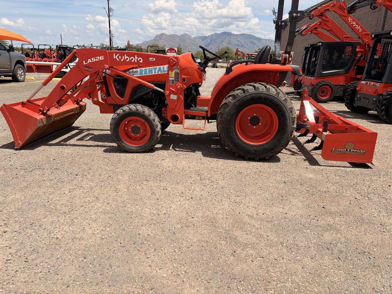 Kubota L2502 Equipment Image0