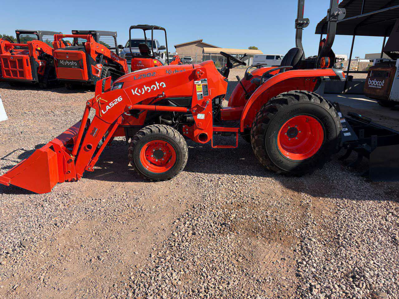 Kubota L2502 Equipment Image0