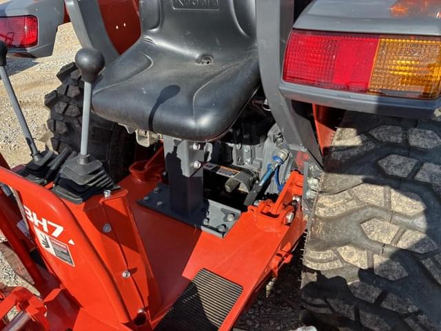 Image of Kubota L2502 equipment image 4