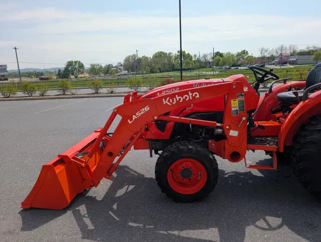 Image of Kubota L2502DT equipment image 3