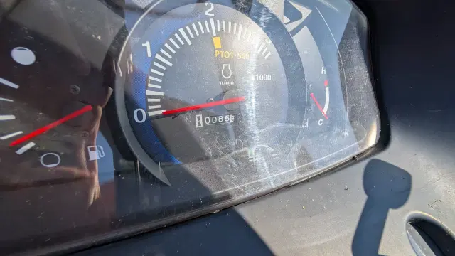 Image of Kubota L2502DT equipment image 3