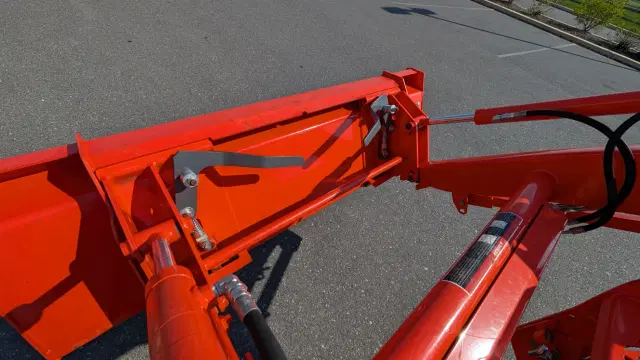 Image of Kubota L2502DT equipment image 4