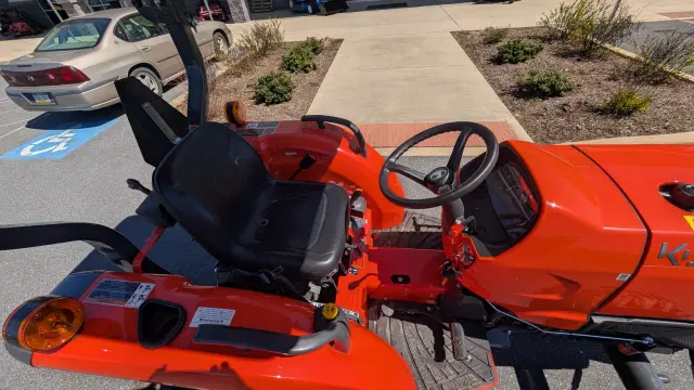 Image of Kubota L2502HST equipment image 4