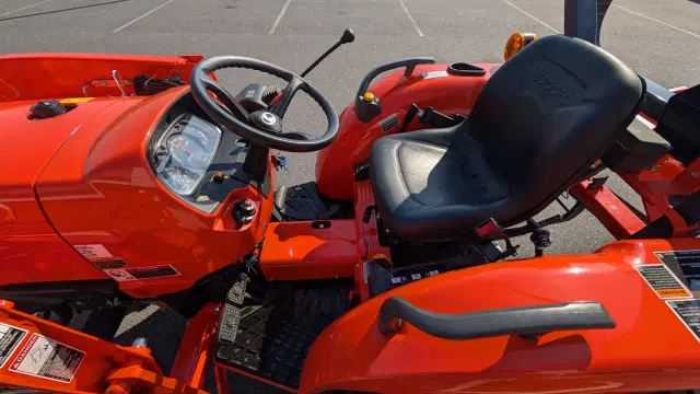 Image of Kubota L2502HST equipment image 2