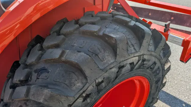 Image of Kubota L2502HST equipment image 3