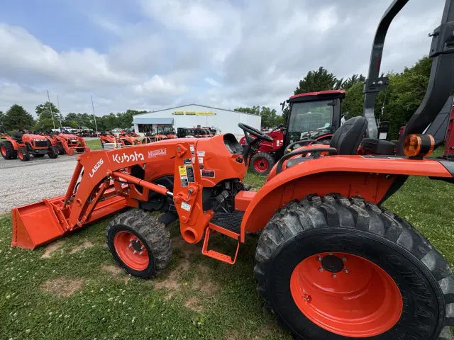 Image of Kubota L2502HST equipment image 3