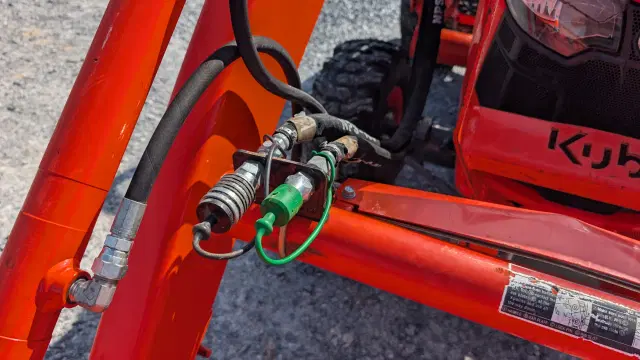 Image of Kubota L2502HST equipment image 4