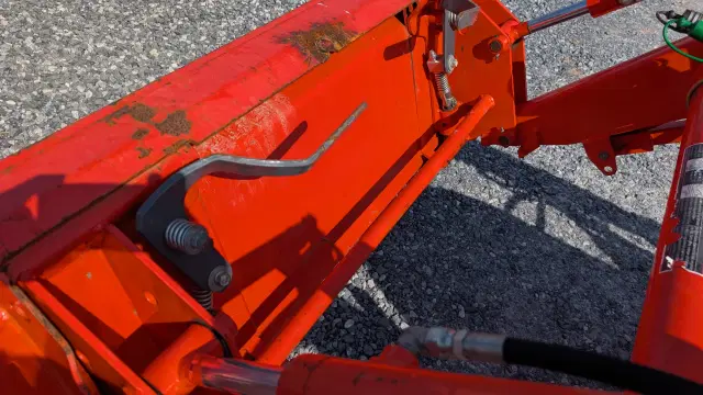 Image of Kubota L2502HST equipment image 2