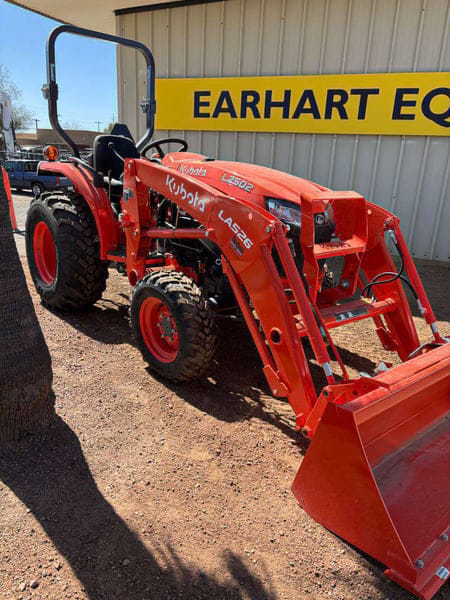 Kubota L2502 Equipment Image0