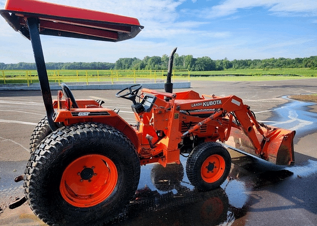 Image of Kubota L2550 equipment image 3