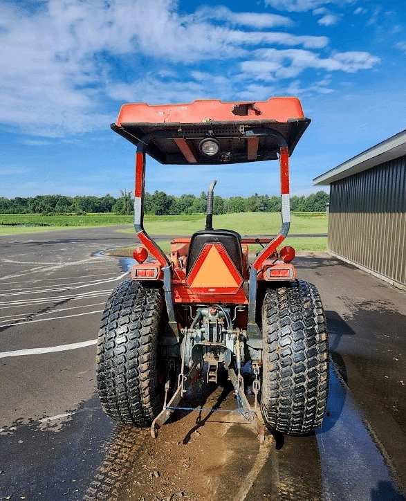 Image of Kubota L2550 equipment image 4